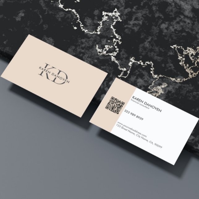 Modern Tan and White  Monogram Professional  Visitenkarte (Von Creator hochgeladen)