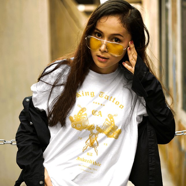 Modern Tattoo Artist Staat Individuelle Name White T-Shirt (Von Creator hochgeladen)