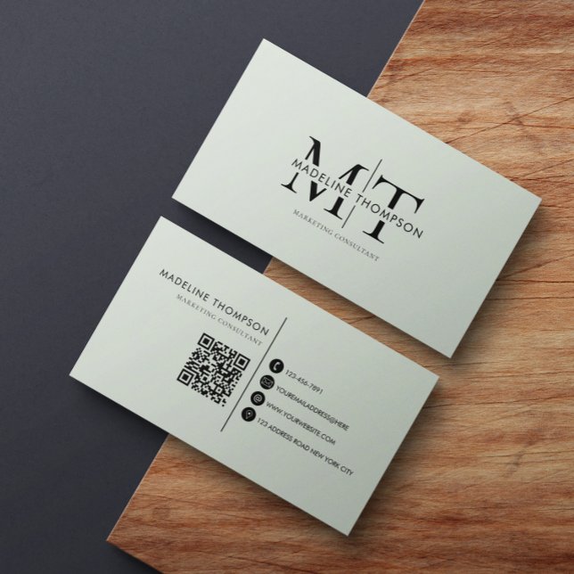 Modern Typografy Monogram Sage Green QR Code Visitenkarte (Von Creator hochgeladen)