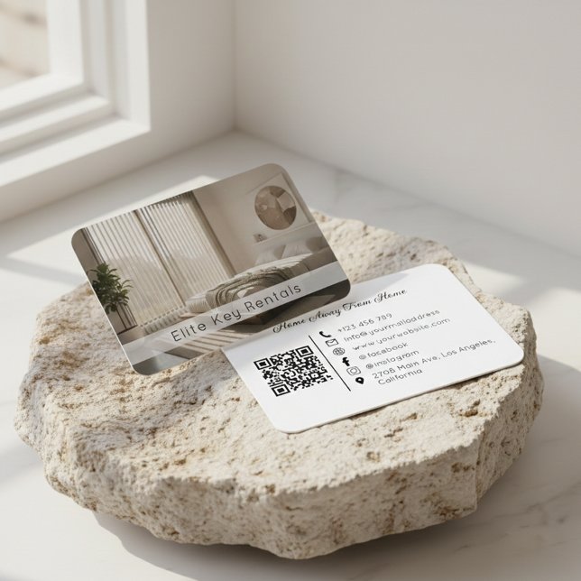 Modern Vacation Rental Resort Photo QR Code Visitenkarte (Von Creator hochgeladen)