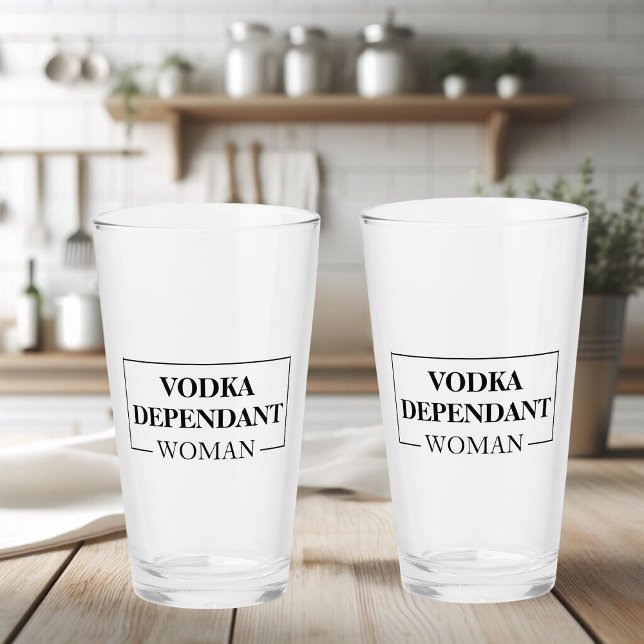 Modern Vodka-Anhängerin Funny Zitat Glas (Von Creator hochgeladen)