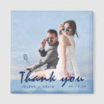 Modern Wedding Foto Vielen Dank für Ihr Interesse Magnet<br><div class="desc">Wir danken Ihnen für Magnete, die mit Ihrem Foto, Ihren Namen und Ihrem Hochzeitsdatum angepasst sind. Modernes blaues Aquarelldesign mit "Danke" in einem handgeschriebenen Schriftart in Marineblau. Dieses Design kann in einer anderen Farbkombination an Ihr Foto angepasst werden - kontaktieren Sie mich über den unten stehenden Button. Ich würde mich...</div>