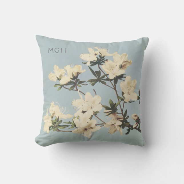 Modern White Creme Azalea Blume Monogramm Kissen (Vorderseite)
