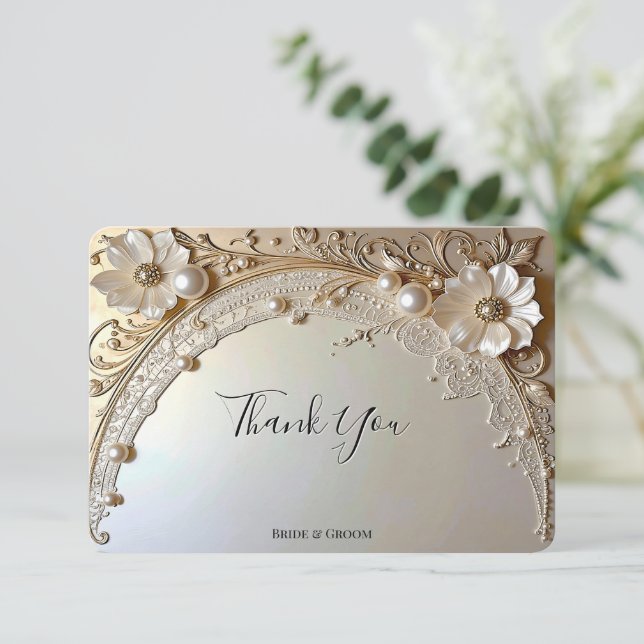 Modern White Flowers Pearls Thank You Card Dankeskarte (Stehend Vorderseite)