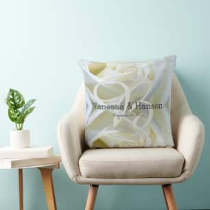 Modern White Rose Keepake Throw Kissen
