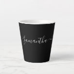 Modern White Script Typografy Name on Black Milchtasse<br><div class="desc">Eine moderne Tasse mit angesagten Schriftzeichen mit weißem Schriftzeichen auf schwarz. Wenn Sie es vorziehen, aus vielen anderen Schriften zu wählen, indem Sie auf "weiter anpassen" klicken und das Schriftart-Menü in unserem Design-Tool benutzen.</div>