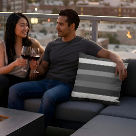 Moderna Linear | Carbon & Obsidian Kissen