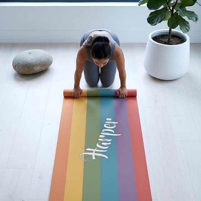 Moderna Linear | MCM Regenbogen Personalisiert Yogamatte (Lifestyle Shot)