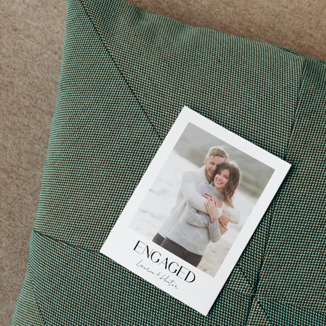 Moderne 2-Foto-Script QR-Code-Engagement-Partei Ankündigung (Engaged & Excited! Join Us for the Party 🥂💍 [Personalize Here])