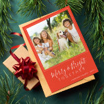 Moderne 4 Fotos Frohe und helle Orange Weihnachten<br><div class="desc">Einfache elegante minimale Orange und Weiß 4 individuelle Fotos für die Familie "Merry and Bright together" Drehbuch Weihnachtskarte Vorlage.                        Einfach mit Ihren Bildern,  Texten,  Familiennamen und Ihren Wünschen auf beiden Seiten personalisieren!</div>