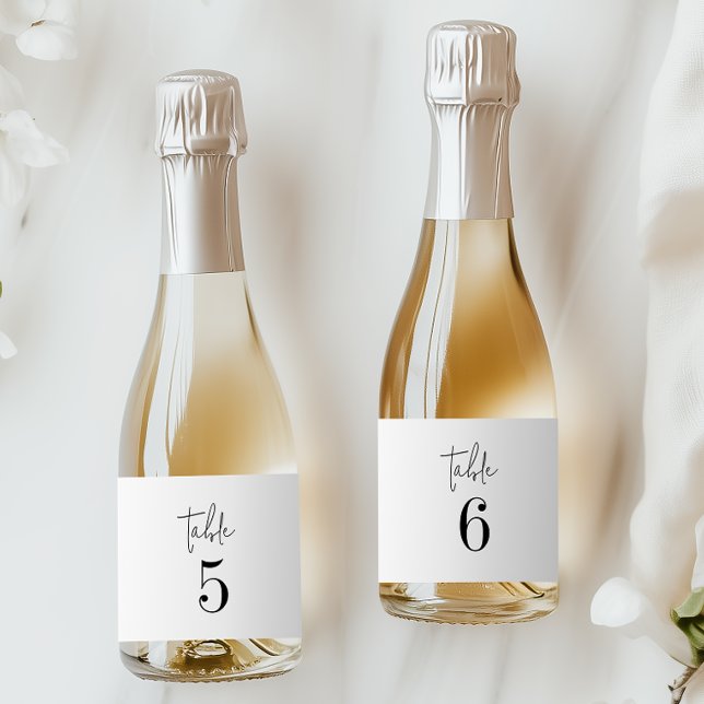 Moderne 4 x 3,5" Tischnummer Weinetiketten Aufkleber (Modern Chic 4 x 3.5" Table Number Wine Labels)
