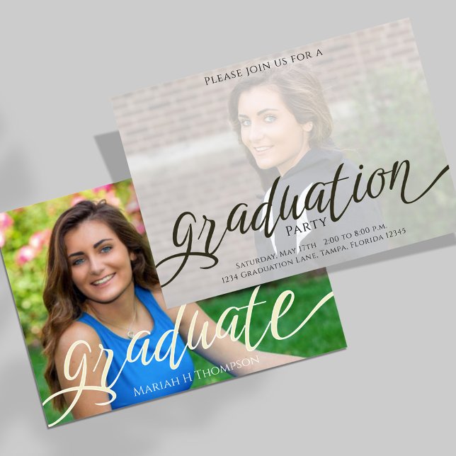 Moderne Abschluss-Skript-Fotodesign Einladung (Stylish graduation photo invitation with minimal script text.)