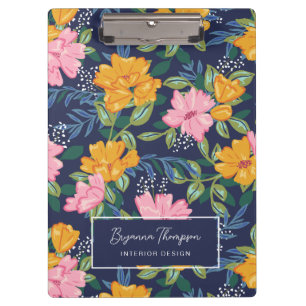 Moderne abstrakte rosa und gelbe Blumengestaltung Klemmbrett