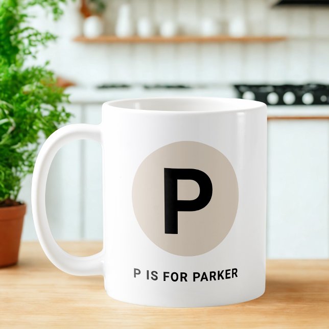 Moderne Anfangs-Tasse – „P steht für [Name]“-Desig Kaffeetasse (Von Creator hochgeladen)