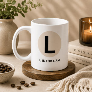 Moderne Anfangsbuchstabe-Tasse – „L ist für [Name] Kaffeetasse