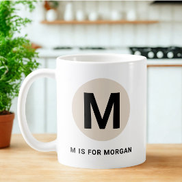 Moderne Anfangsbuchstabe-Tasse – „M steht für [Nam Kaffeetasse