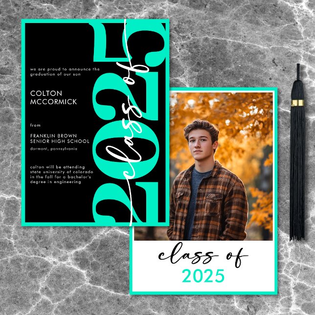 Moderne Ankündigung von Aqua Typografy Abschluss (Modern Aqua Typography Graduation Announcement)