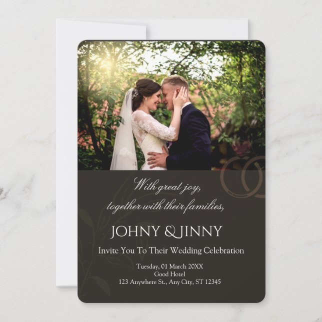 Moderne, anpassbare schwarze Hochzeit mit Foto  Einladung (Vorderseite)
