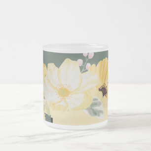 Moderne Aquarellblumen und grüner Hintergrund Mattglastasse