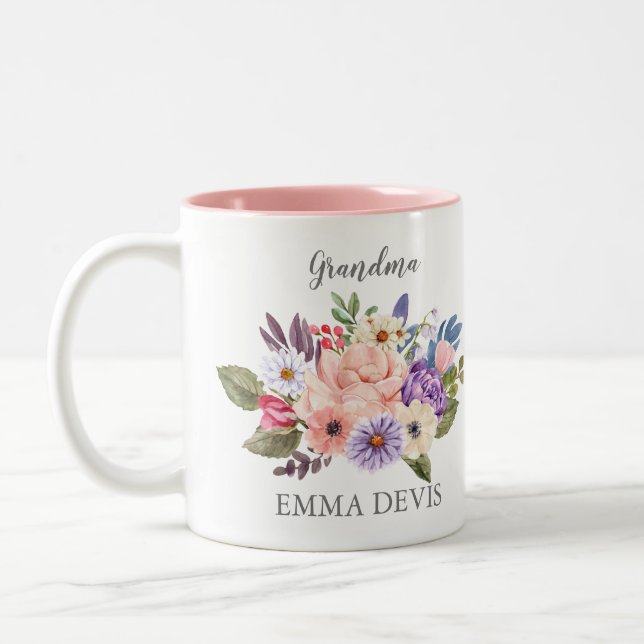 Moderne Aquarellblütenschrift elegante Oma Zweifarbige Tasse (Links)
