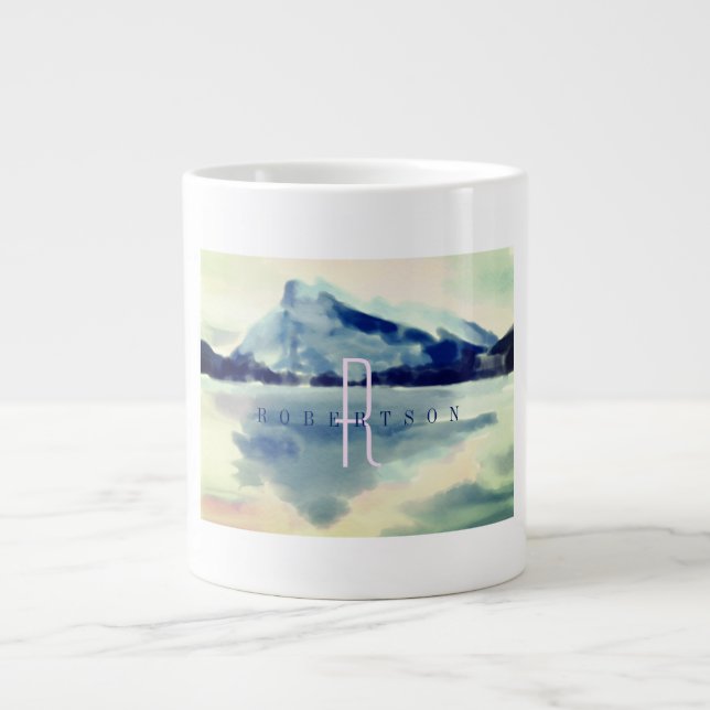 Moderne Aquarellfarben-Navy-Blue-Mountain-Monogram Jumbo-Tasse (Vorderseite)