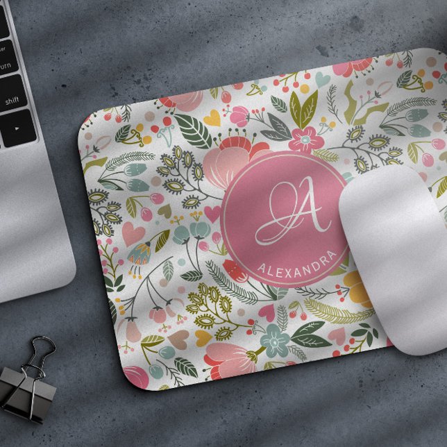 Moderne Aquarellpinke Blume mit Monogramm Name Mousepad (Von Creator hochgeladen)