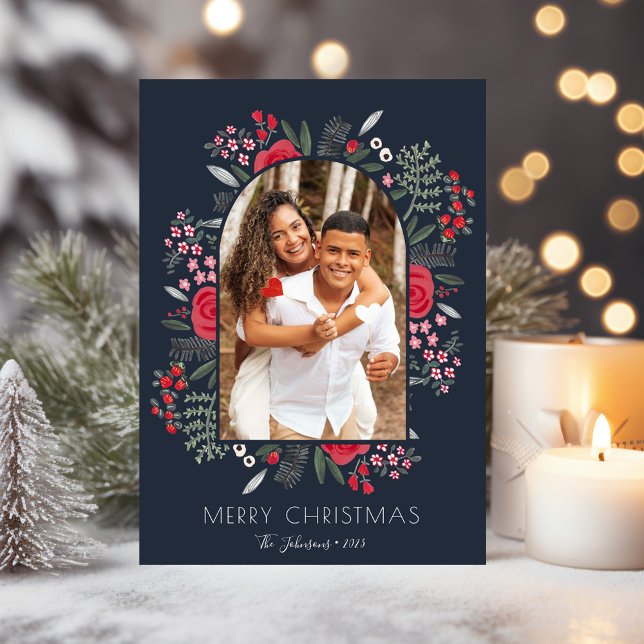 Moderne Arch Frame Floral Frohe Weihnachten Foto (Modern Arch Frame Floral Family Christmas Photo Holiday Card)