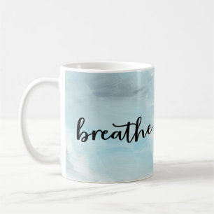 Moderne atmen blaue Typografie inspirierend Kaffeetasse