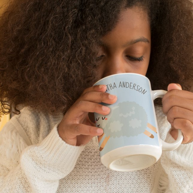 Moderne Beauty Pastel Blue Shee und Name der Kinde Zweifarbige Tasse (Von Creator hochgeladen)