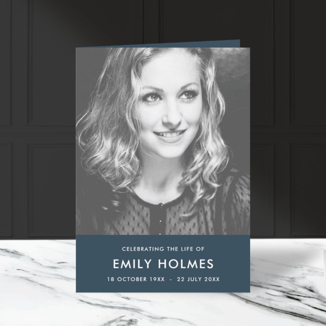 Moderne Beerdigung | Navy Blue Order of Service Fo Programm (Von Creator hochgeladen)