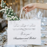 Moderne Begrüßungstaschen Große Geschenktüte<br><div class="desc">Moderne Begrüßungstaschen. Fügen Sie Ihren Feiern mit den Begrüßungstags der Modernen Hochzeit eine schicke Touch hinzu! Diese stilvollen Hochzeitsgeschenke sind perfekt für Paare geeignet, die sich auf der Suche nach einem angenehmen Aufenthalt freuen. Wählen Sie aus eleganten, personalisierten Geschenktaschen, die Ihre moderne Ästhetik widerspiegeln. Ob es sich um eine Begrüßungstasche...</div>