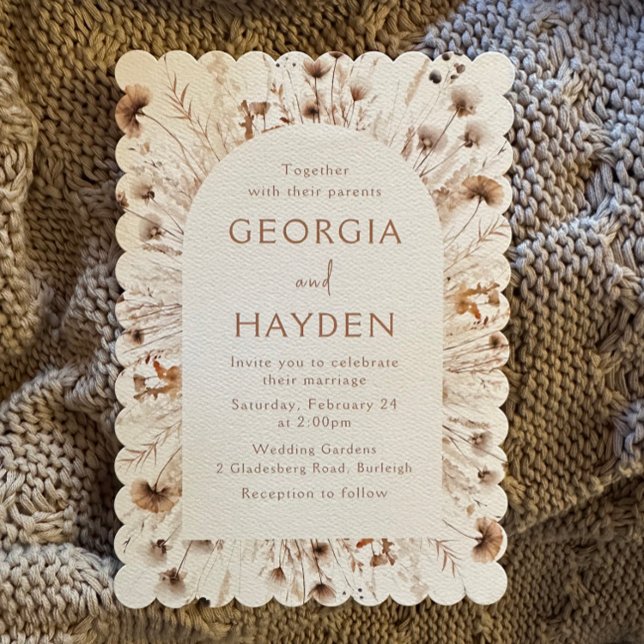Moderne Beige Boho Wildblume Wedding Einladung (Von Creator hochgeladen)