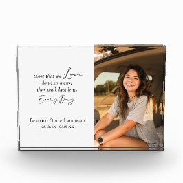 Moderne Beileid-Gehördenkmal Fotoblock