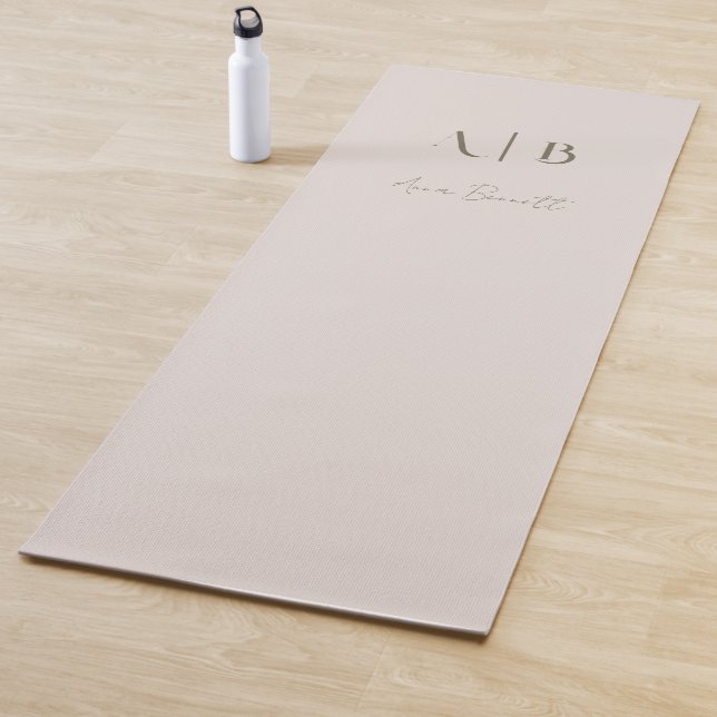 Moderne, benutzerdefinierte Monogramm-Initialen Na Yogamatte (Beispiel)