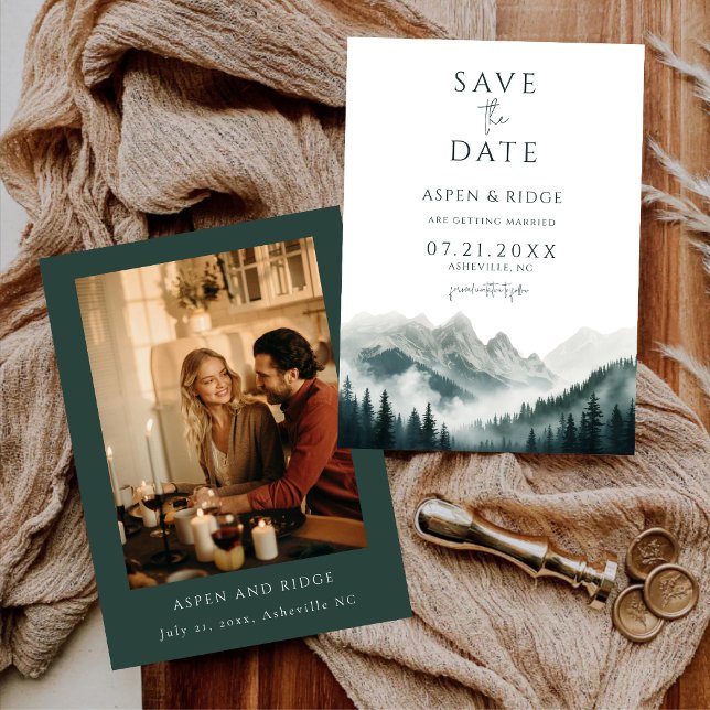 Moderne Berggrün Save-the-Date-Foto Einladung (Von Creator hochgeladen)