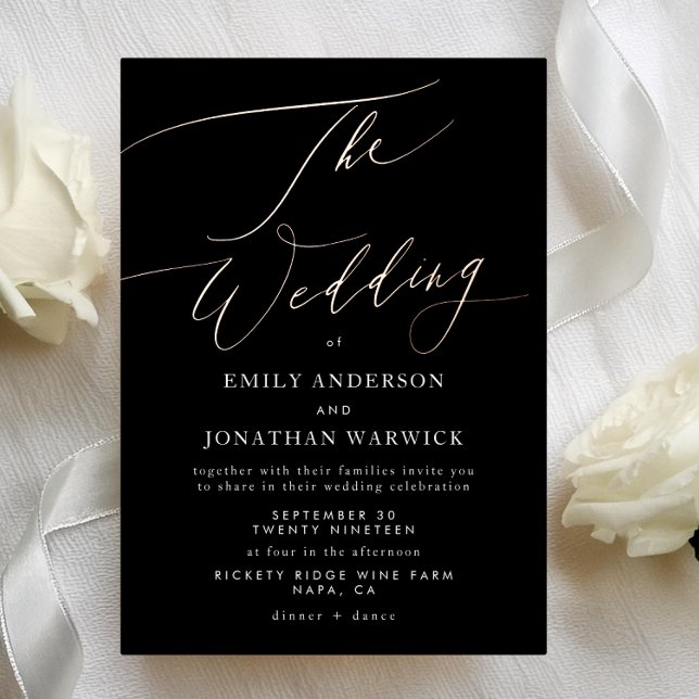 Moderne Black Rose Gold Calligraphy Wedding Folieneinladung (Von Creator hochgeladen)