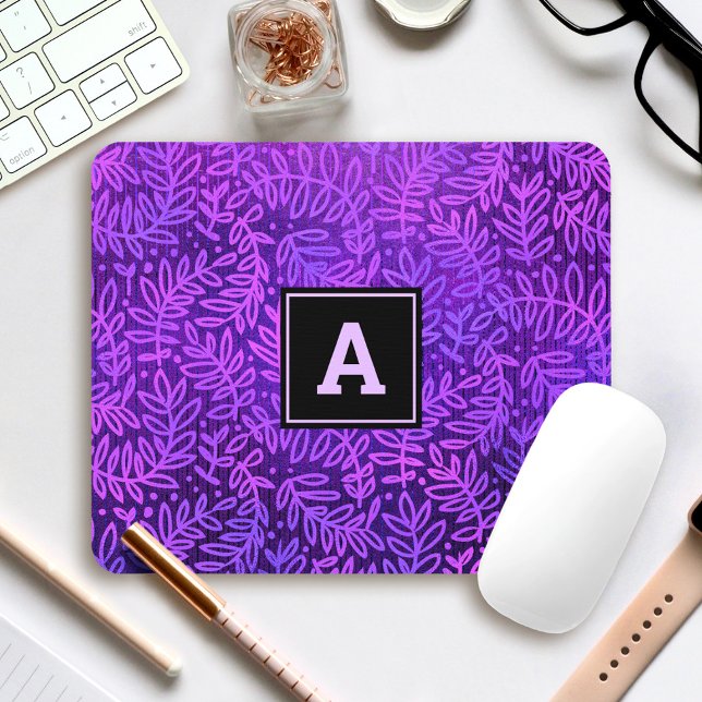 Moderne Blätter aus Monogramm, lila Mousepad (Von Creator hochgeladen)