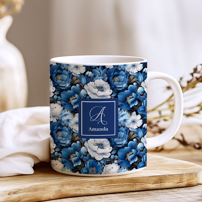 Moderne blaue Blumen Personalisierte Blumen Kaffee Kaffeetasse (Modern Blue Flowers Personalized Floral Coffee Mug)
