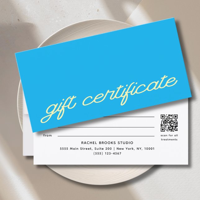 Moderne Blaue QR-Code-Geschenkkarte mit Skript (Modern Script Blue QR Code Gift Certificate)