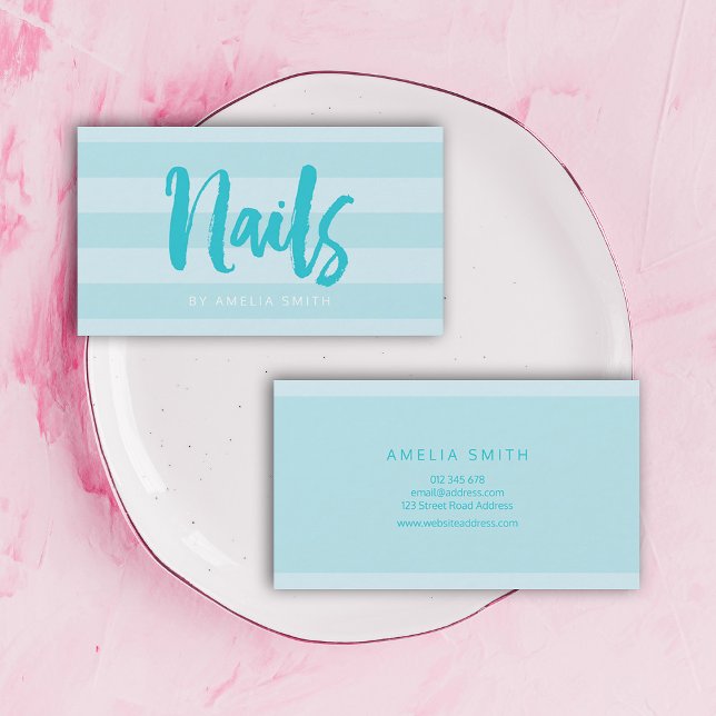 Moderne blaue Streifen Brush-Script-Nails Visitenkarte (Von Creator hochgeladen)