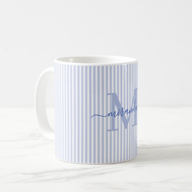 Moderne Blaue Streifen-Monogramm-Name Kaffeetasse (Vorderseite Links)