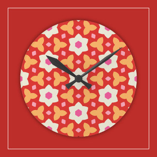 Moderne Blumen auf roter und pfirsichfarbener geom Runde Wanduhr