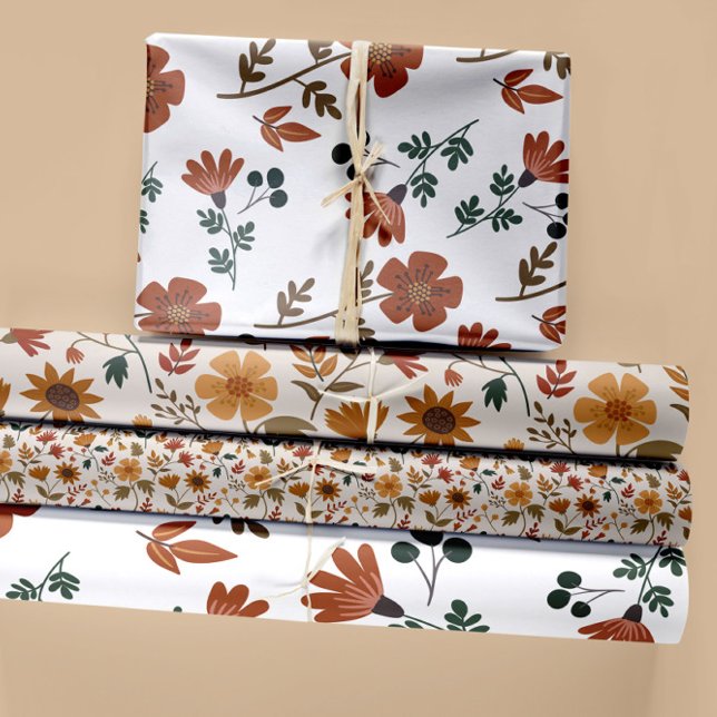 Moderne Blumengärten Girly Gold Rust Geschenkpapier Set (Modern Floral Greenery Girly Gold Rust Wrapping Paper Sheets from Studio Posies.)