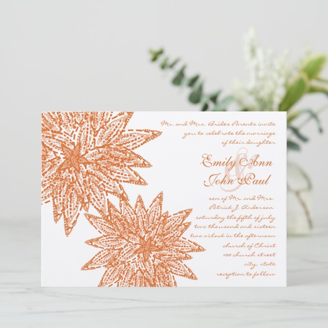 Moderne Blumenkoralle Dahlia Hochzeitseinladungen Einladung (Stehend Vorderseite)