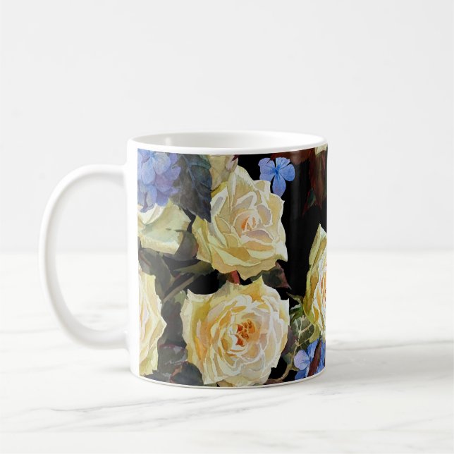Moderne Blumenmuster, weiße Rosen, blaues Hydrange Kaffeetasse (Links)