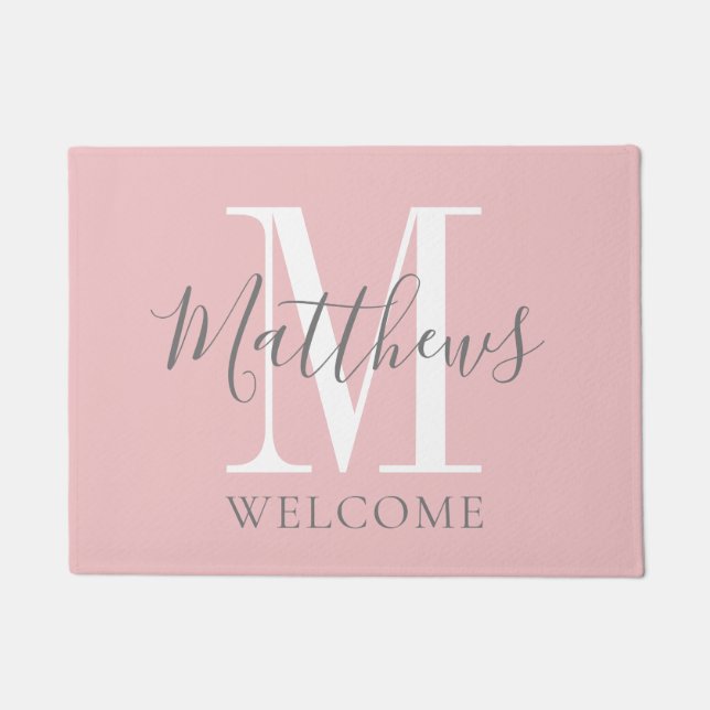 Moderne Blush Pink Gray Monogram Newlyweds Wedding Fußmatte (Vorderseite)