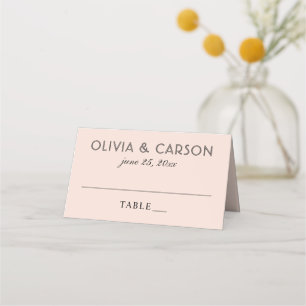 Moderne Blush- und Schwarze Schrift Monogramm-Hoch Platzkarte