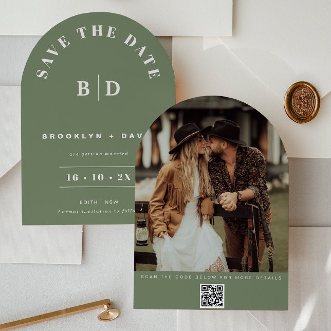 Moderne Bogenhochzeit speichert die Datumskarte Einladung (Modern Arch Sage Save The Date Card, Couples Photo, QR Code, Sage Arch Wedding Save The Date Card)