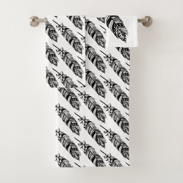 Moderne Bohemische Black Tribal Feathers Badhandtuch Set (Insitu)