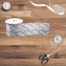 Moderne Boho-Blumenmuster Pflaume Weiß
